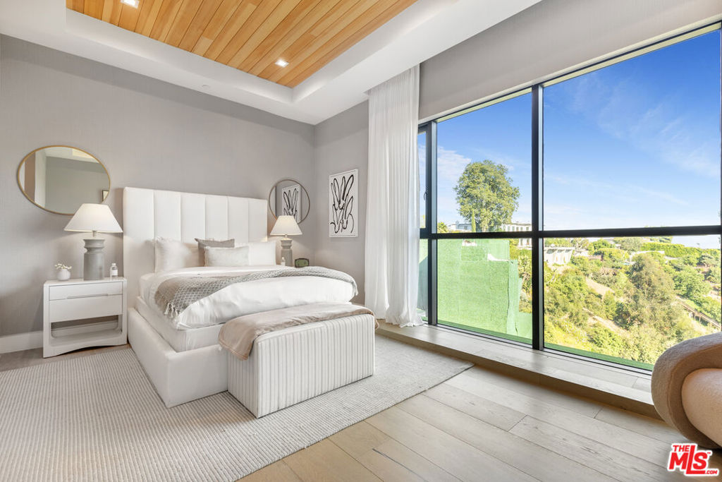 1033 Somera Road Property Photo 48