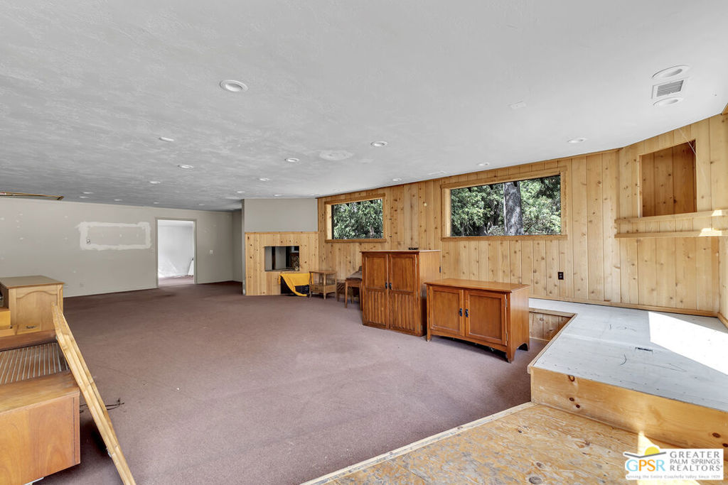 54730 N Circle Drive Property Photo 9