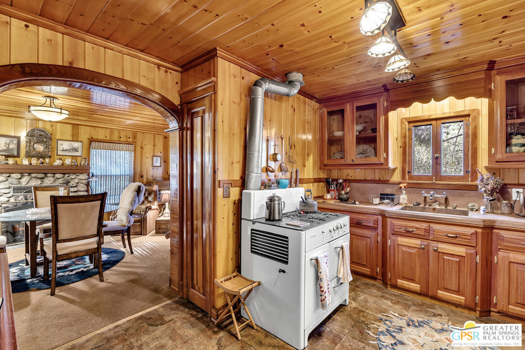 54865 Strong Drive Property Photo 7