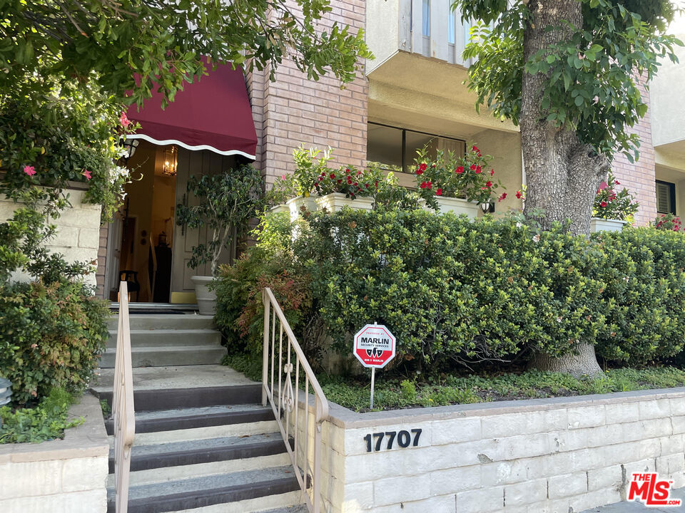 17707 Magnolia Boulevard Property Photo 1