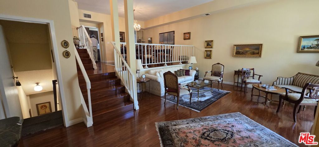 17707 Magnolia Boulevard Property Photo 7