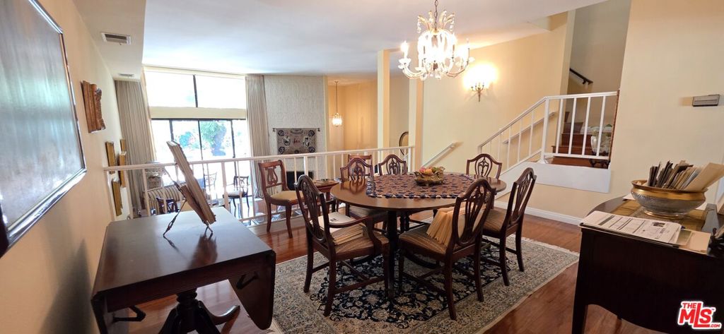 17707 Magnolia Boulevard Property Photo 9