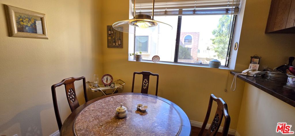 17707 Magnolia Boulevard Property Photo 11