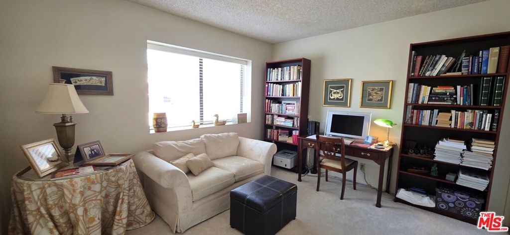 17707 Magnolia Boulevard Property Photo 18