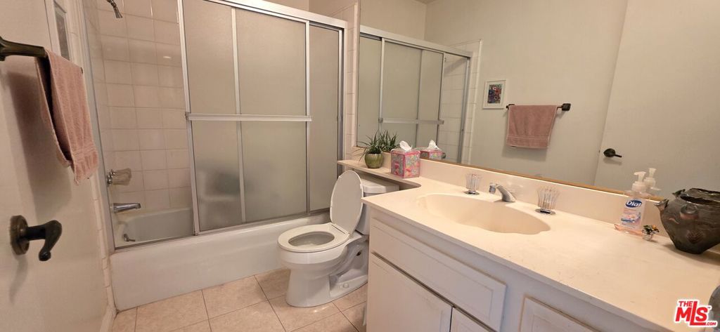 17707 Magnolia Boulevard Property Photo 22