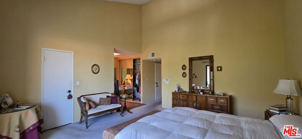 17707 Magnolia Boulevard Property Photo 25