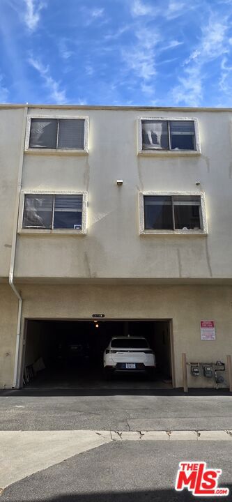 17707 Magnolia Boulevard Property Photo 32