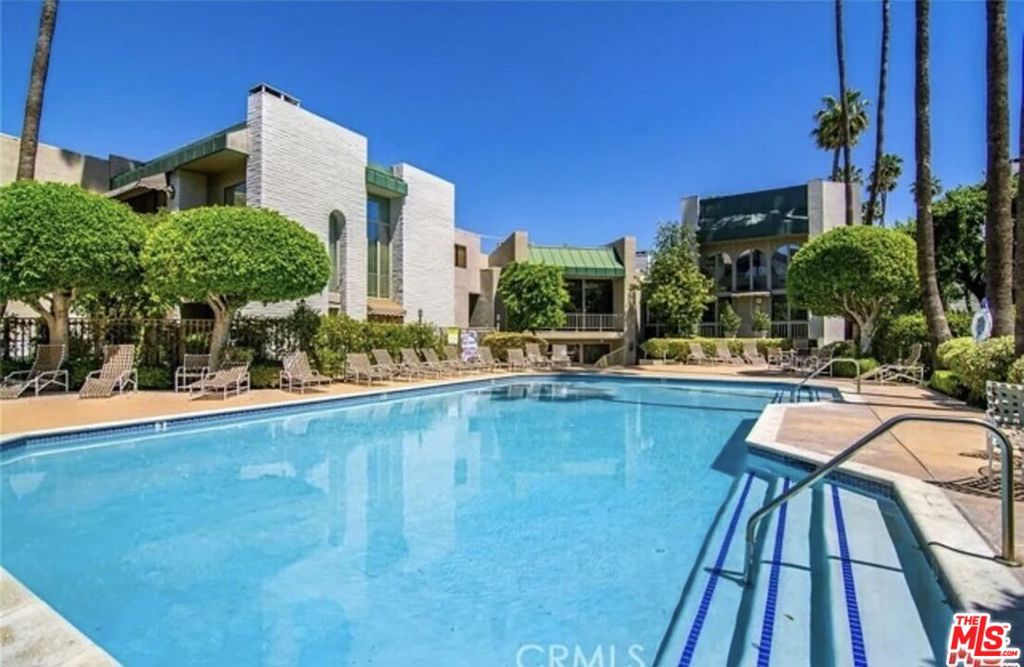17707 Magnolia Boulevard Property Photo 37
