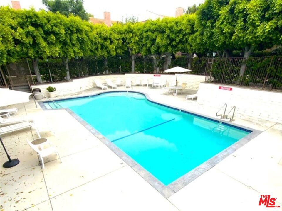 17707 Magnolia Boulevard Property Photo 39