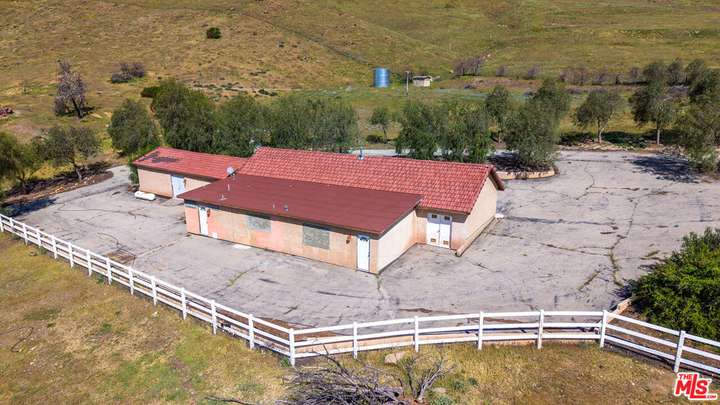35931 Via Famero Drive Property Photo 11