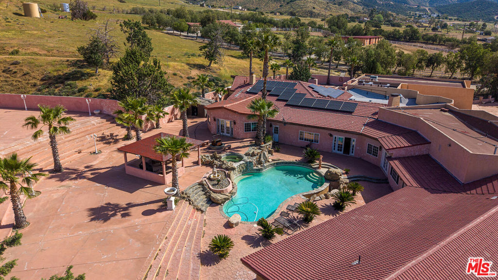 35931 Via Famero Drive Property Photo 15