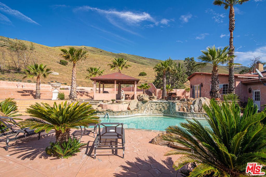35931 Via Famero Drive Property Photo 16