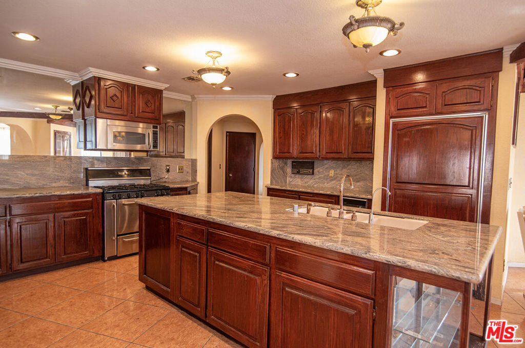 35931 Via Famero Drive Property Photo 28