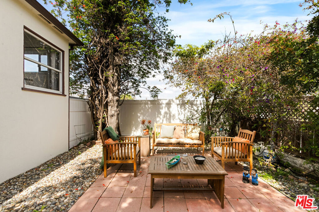 2302 32nd Street Property Photo 5