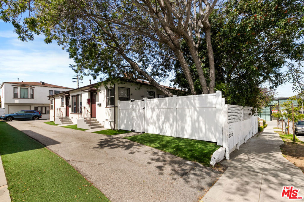2302 32nd Street Property Photo 7