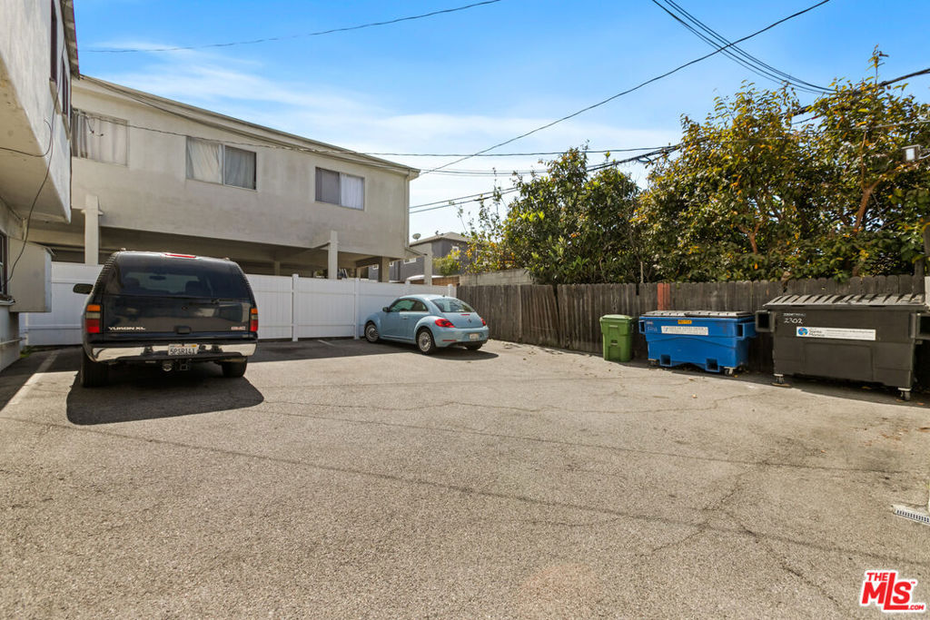 2302 32nd Street Property Photo 8