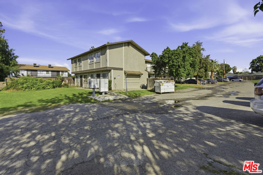 330 Roberts Lane Property Photo 4
