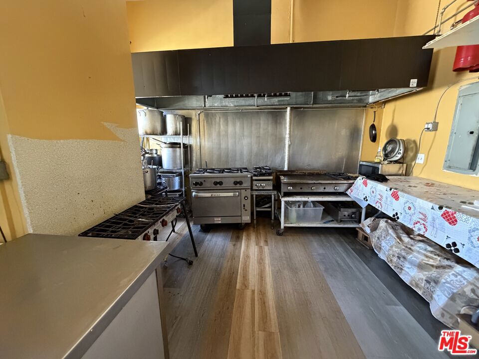 120 E 25th Street Property Photo 12