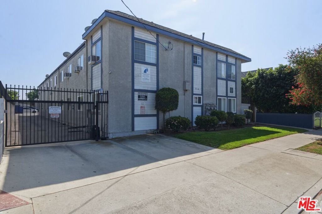 814 W Redondo Beach Boulevard Property Photo 1