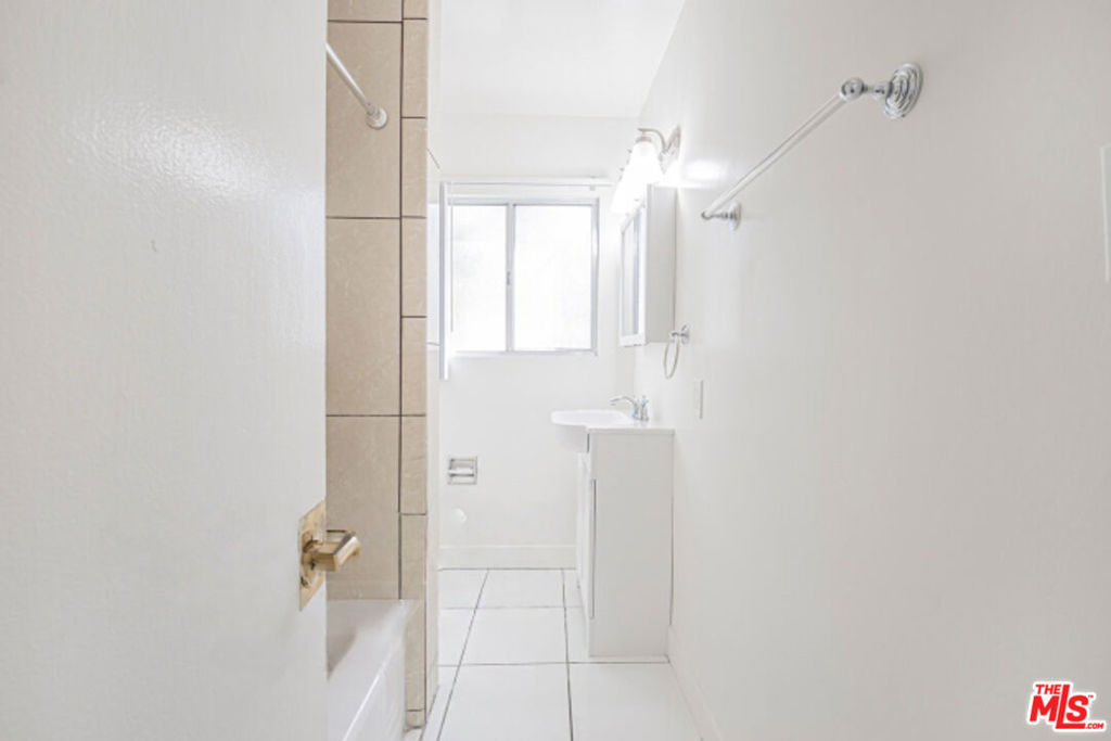 3370 W 83rd Street Property Photo 9