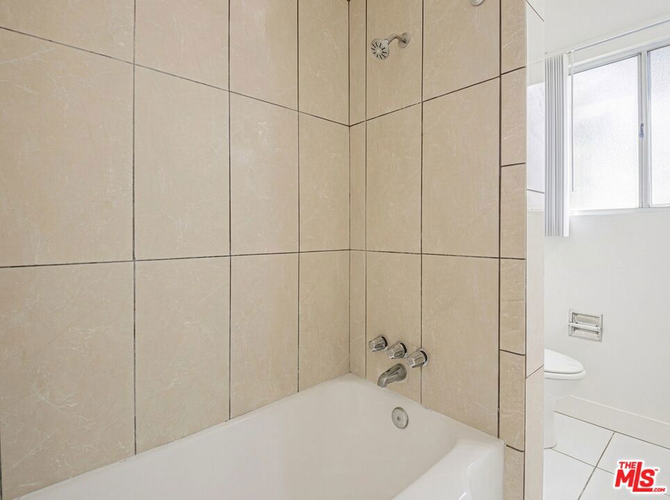 3370 W 83rd Street Property Photo 10