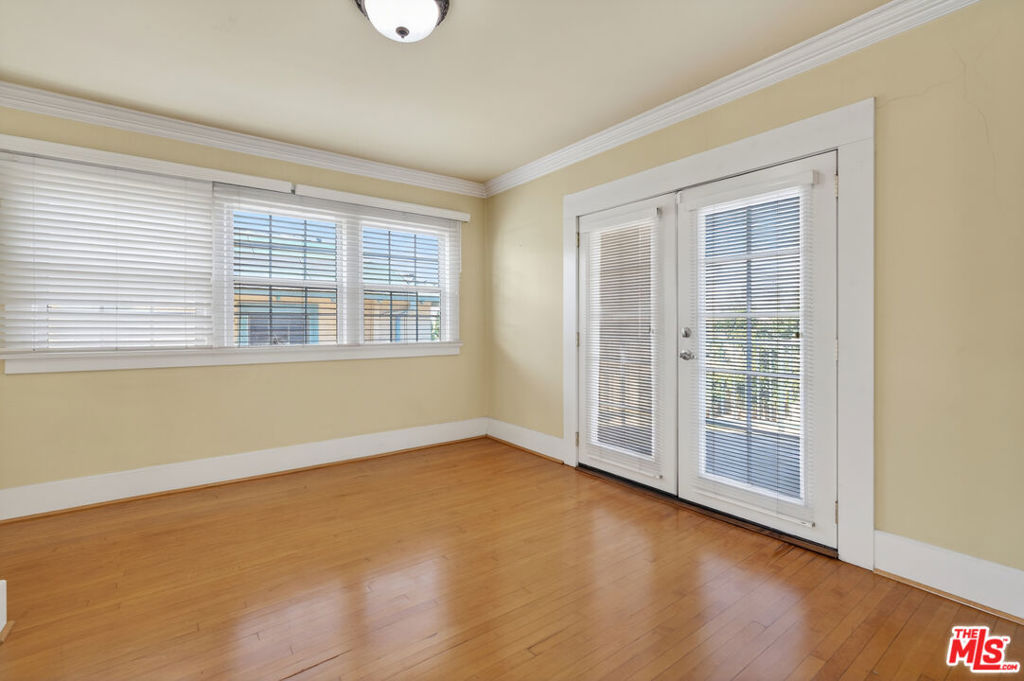 867 S Bronson Avenue Property Photo 7