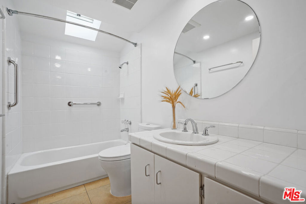31777 Broad Beach Road Property Photo 12