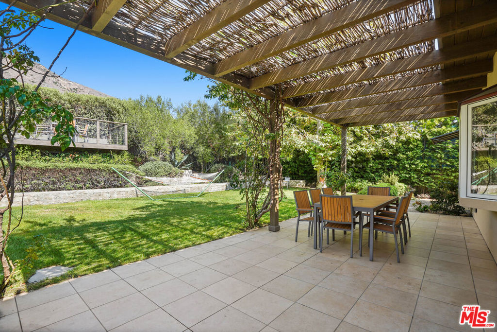 31777 Broad Beach Road Property Photo 16