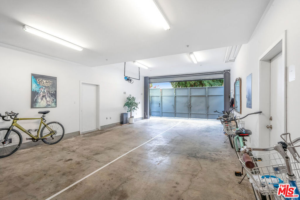 2515 Lincoln Boulevard Property Photo 12