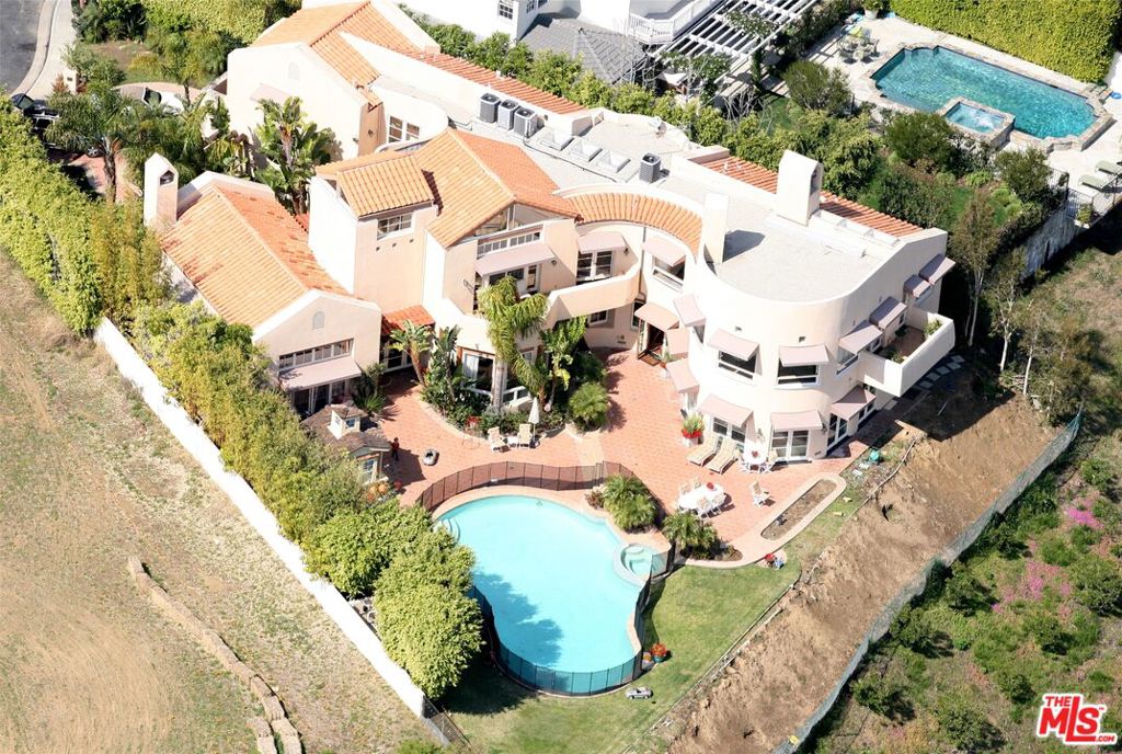 1475 Via Cresta Property Photo 8
