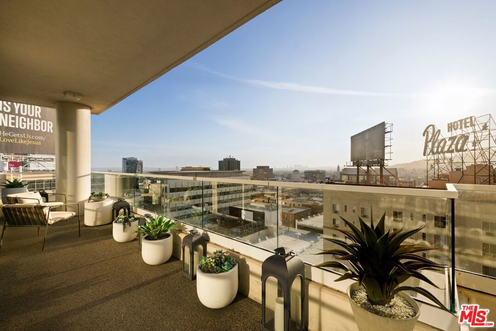 6250 Hollywood Boulevard 14h Property Photo 9
