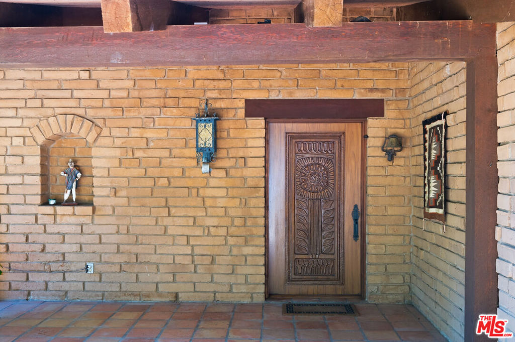 2160 Rambling Oaks Road Property Photo 9
