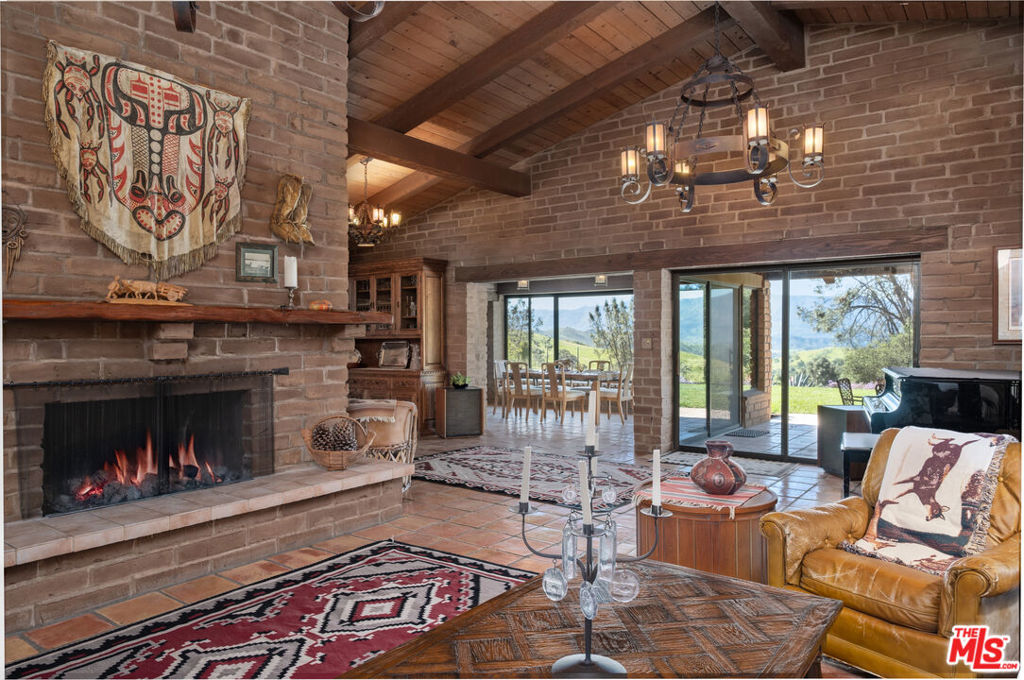 2160 Rambling Oaks Road Property Photo 12