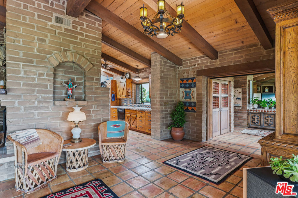 2160 Rambling Oaks Road Property Photo 16