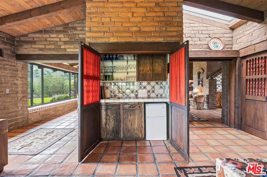 2160 Rambling Oaks Road Property Photo 24