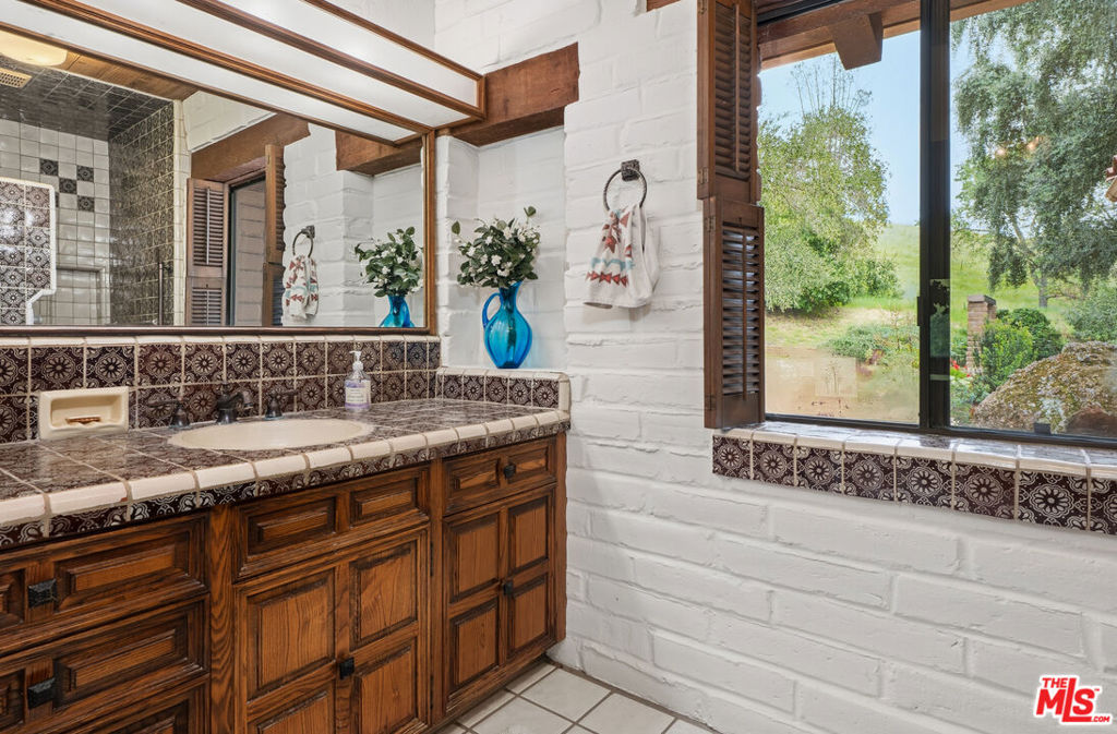 2160 Rambling Oaks Road Property Photo 29