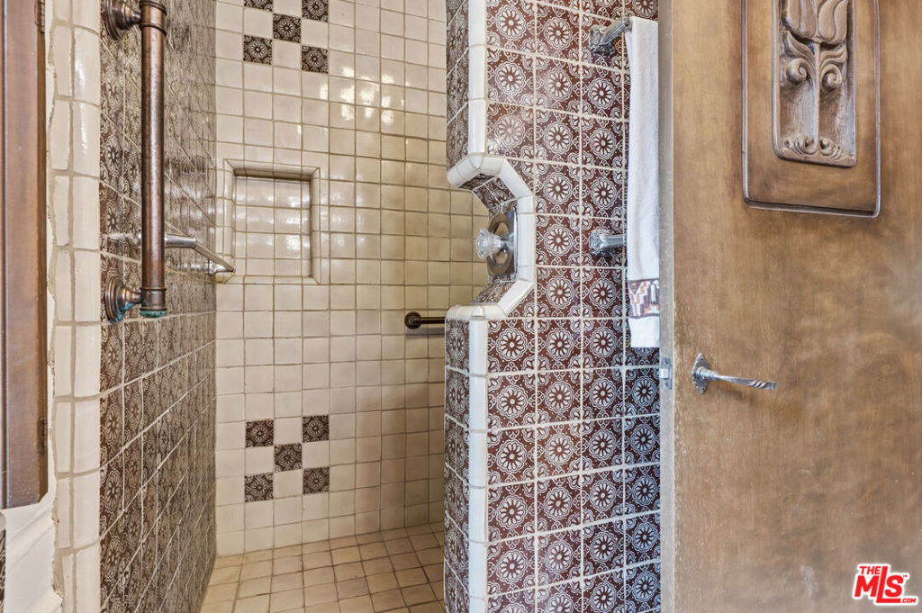 2160 Rambling Oaks Road Property Photo 30