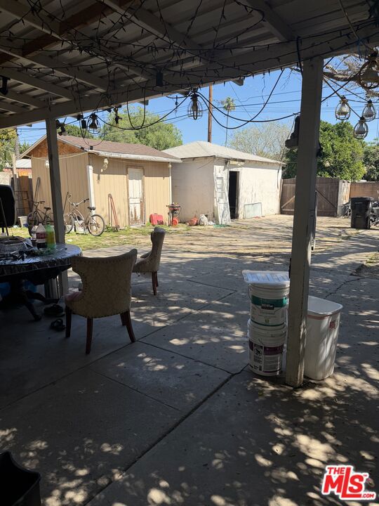 6250 Halbrent Avenue Property Photo 8
