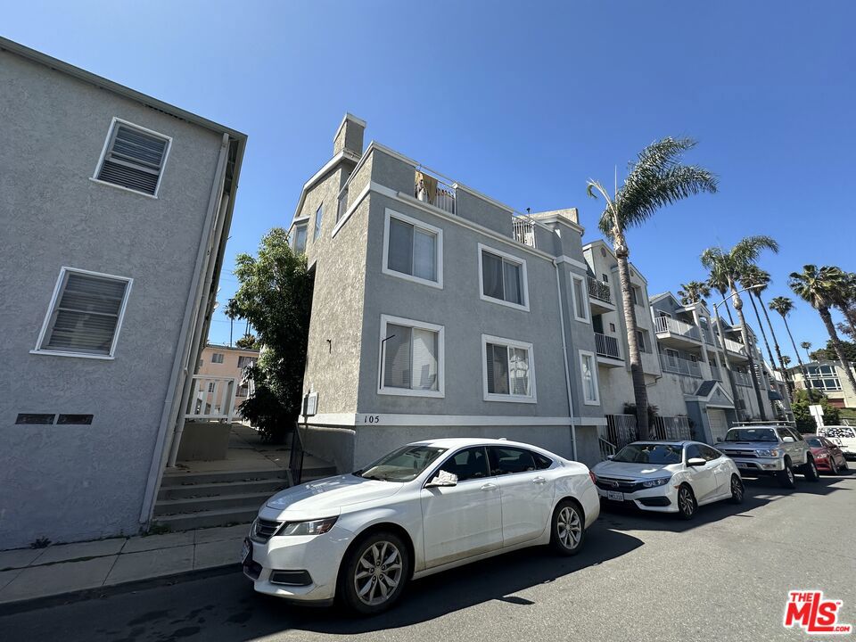 105 Roswell Avenue Property Photo 2
