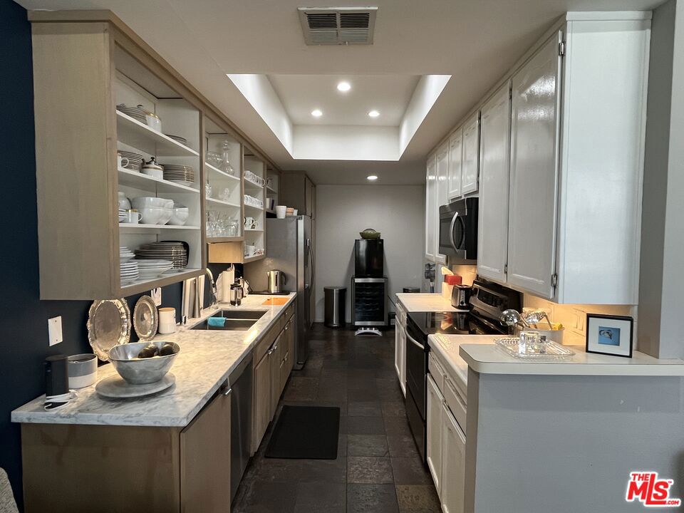 2175 S Beverly Glen Boulevard 201 Property Photo 6