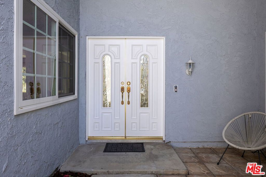 12622 Amboy Avenue Property Photo 4