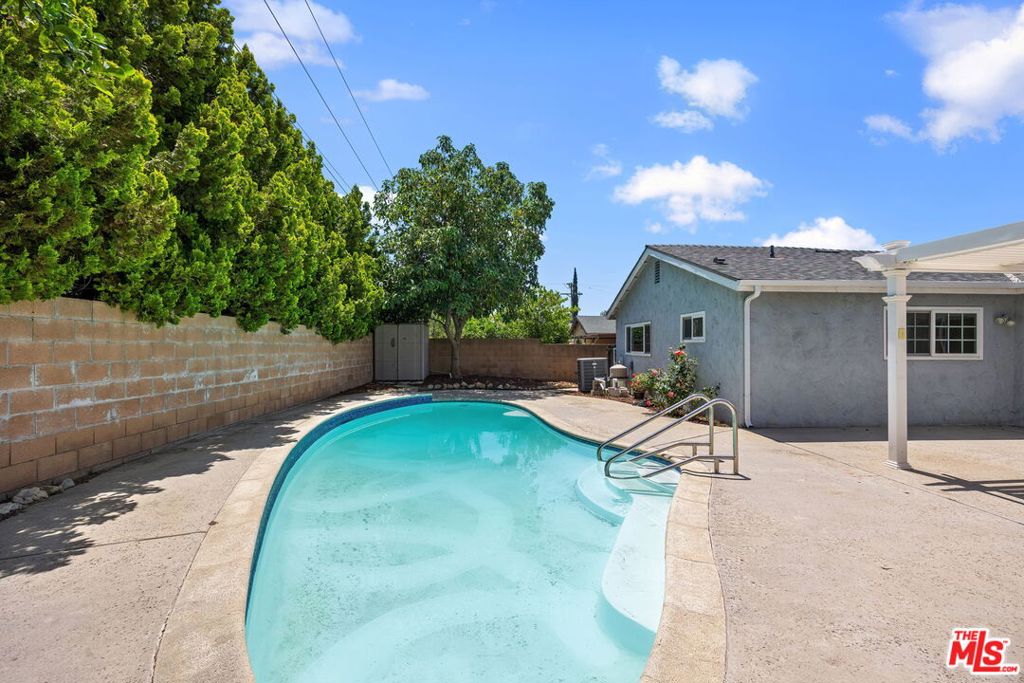 12622 Amboy Avenue Property Photo 37