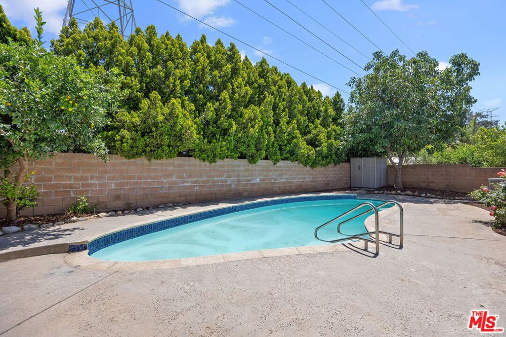 12622 Amboy Avenue Property Photo 38