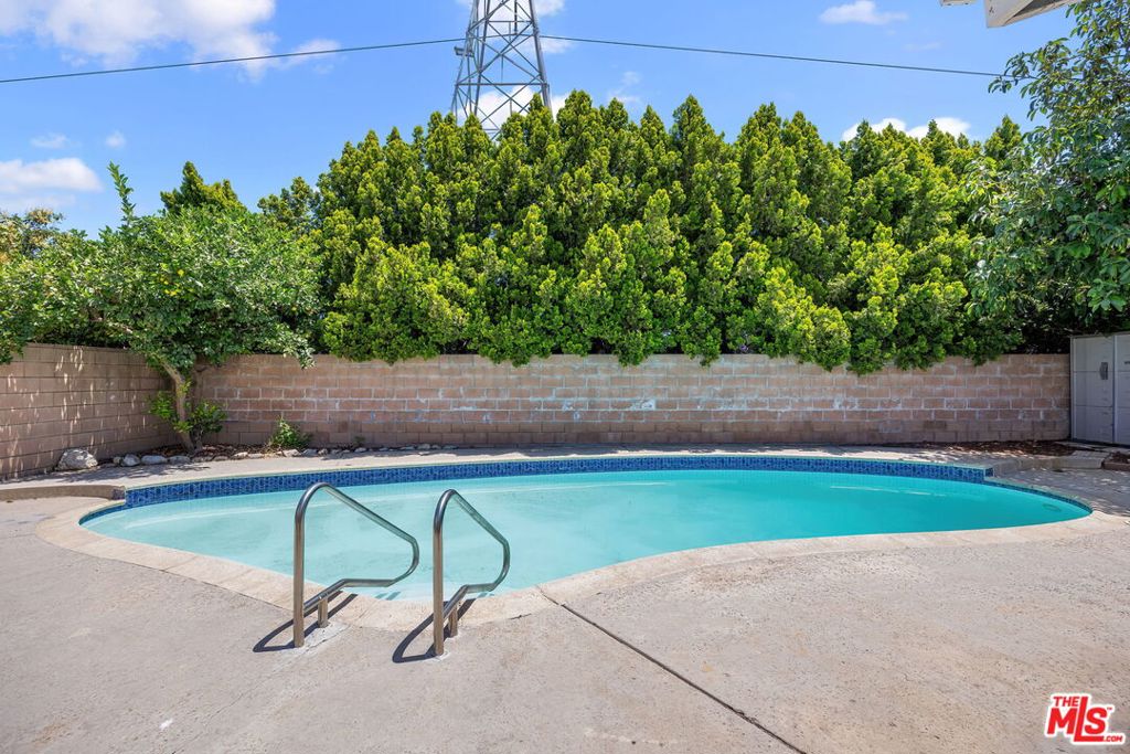 12622 Amboy Avenue Property Photo 40