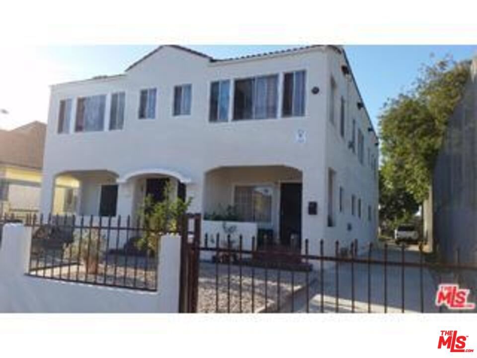 673 E 50th Street Property Photo 1