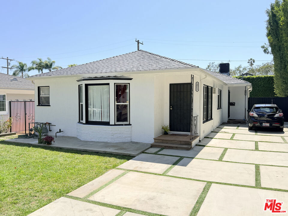 4069 Sawtelle Boulevard Property Photo 3