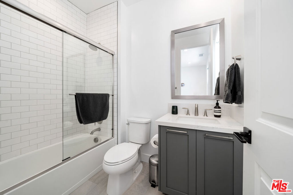 19254 Blackthorn Drive Property Photo 41
