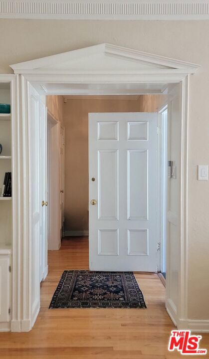 920 S Serrano Avenue Property Photo 9