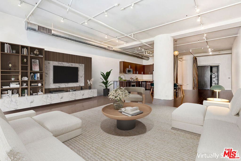 1645 Vine Street 504 Property Photo 3
