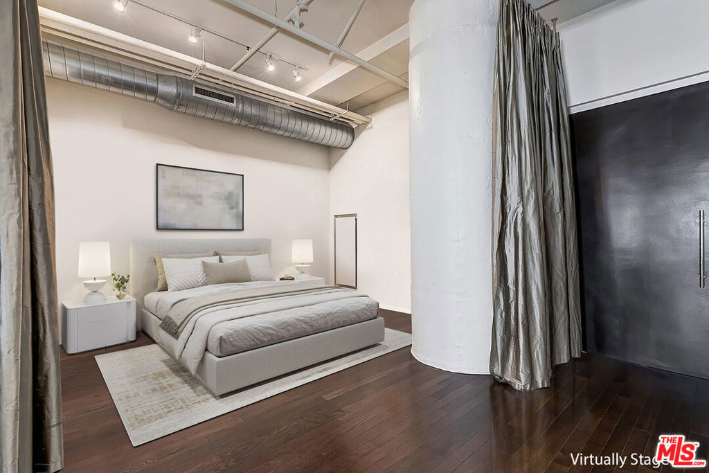 1645 Vine Street 504 Property Photo 6